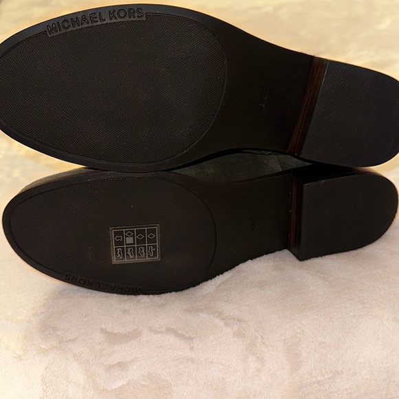 Michael Kors Green Suede Side Zipper Booties - Picture 6 of 7